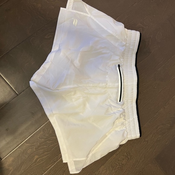 Fabletics white running shorts size: M - Picture 2 of 3